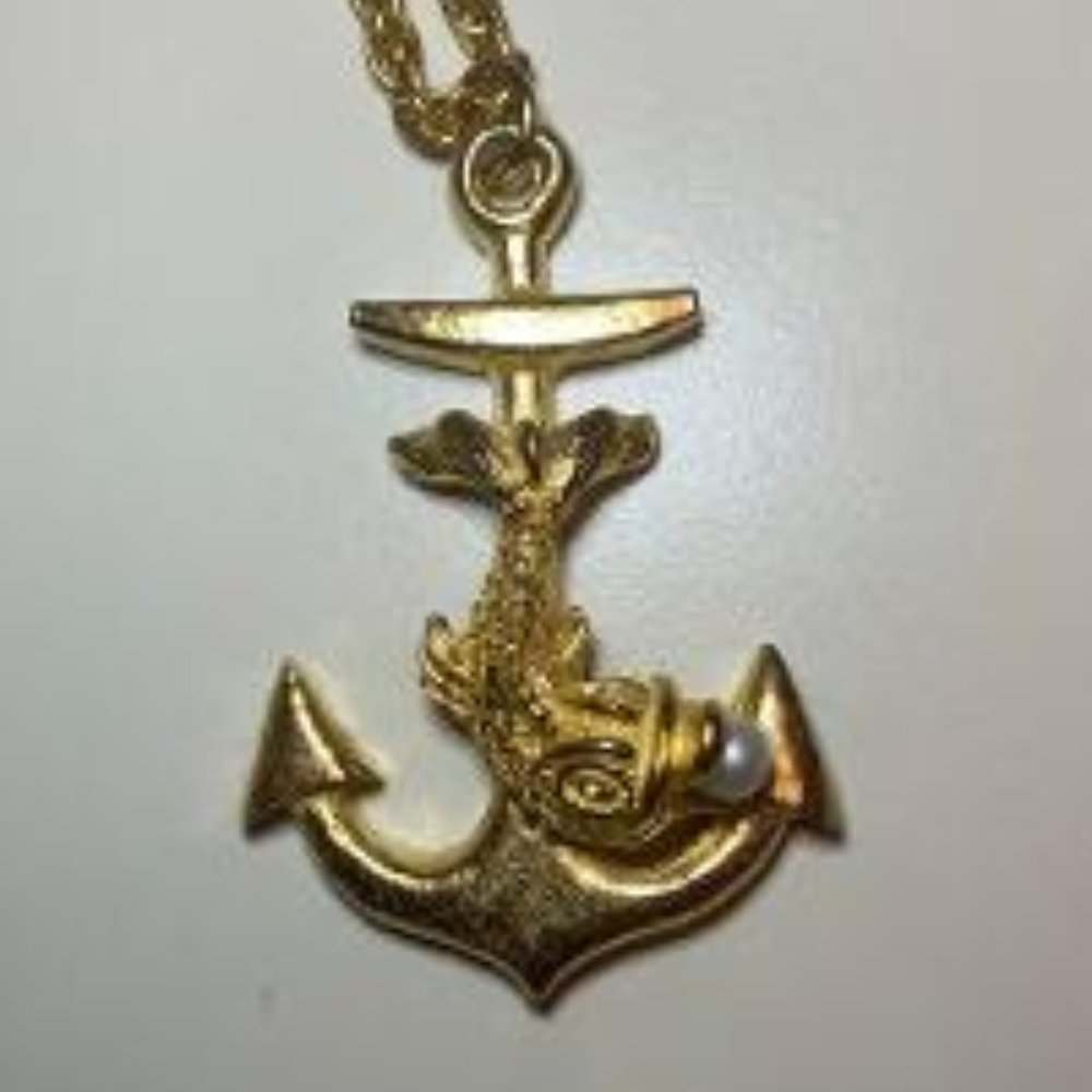 HATTIE CARNEGIE Large Gold Fish & Anchor Pendant Statement Necklace 18” Chain